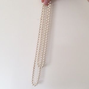 Single strand of pearls (fake)